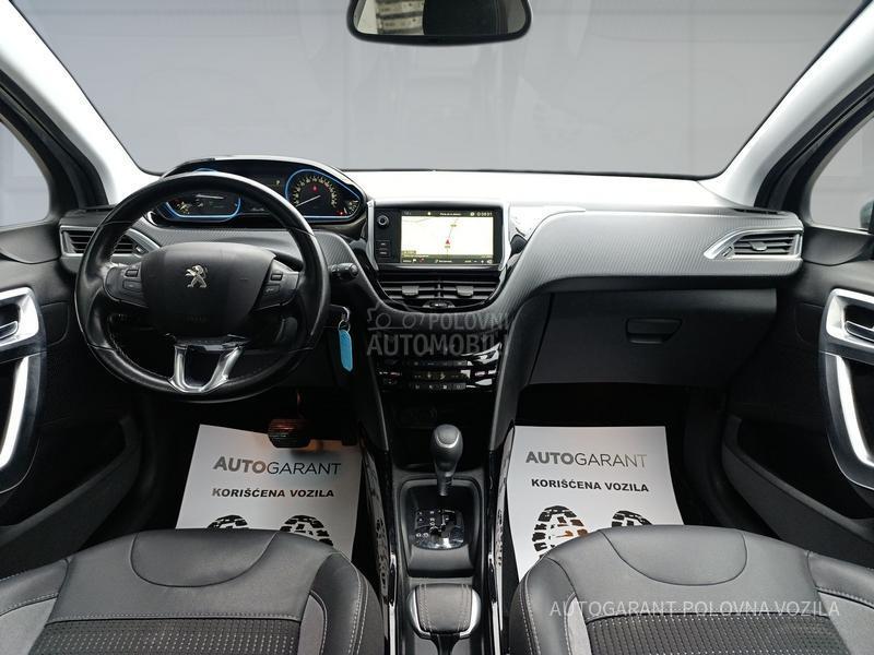Peugeot 2008 1.2 ALLURE A/T PANO