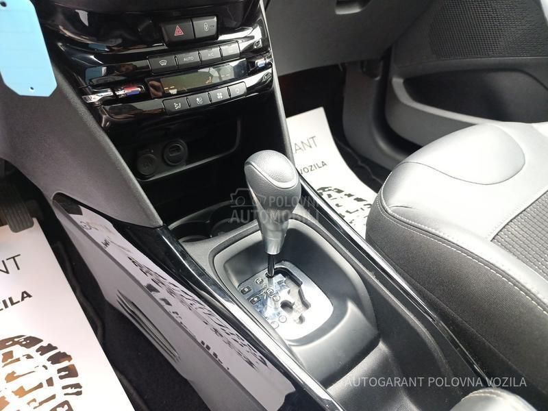 Peugeot 2008 1.2 ALLURE A/T PANO