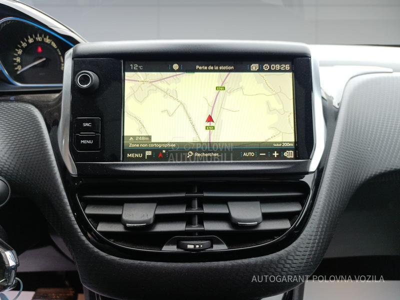 Peugeot 2008 1.2 ALLURE A/T PANO