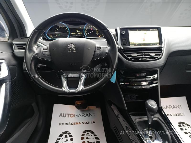 Peugeot 2008 1.2 ALLURE A/T PANO