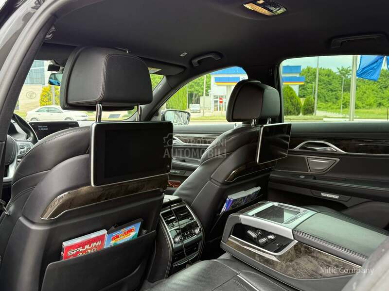 BMW 750 xDrive