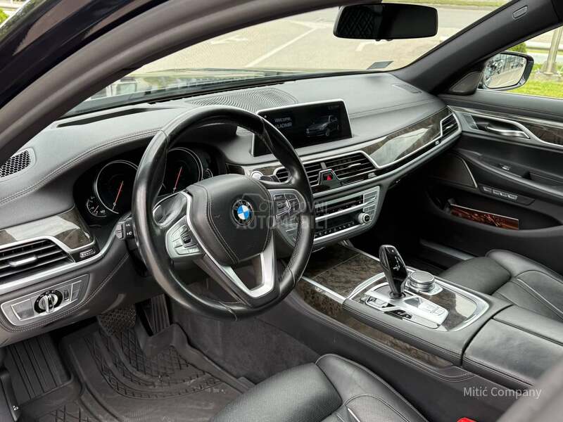 BMW 750 xDrive