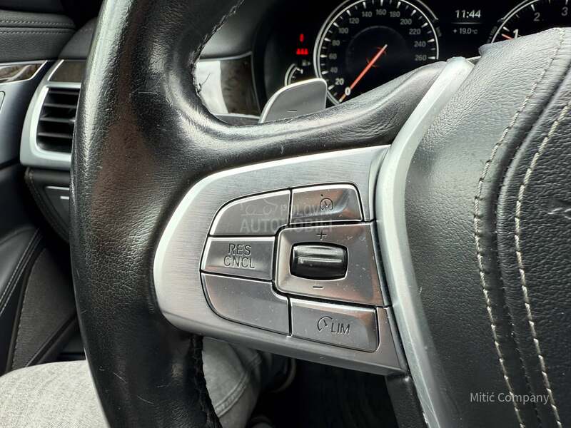 BMW 750 xDrive