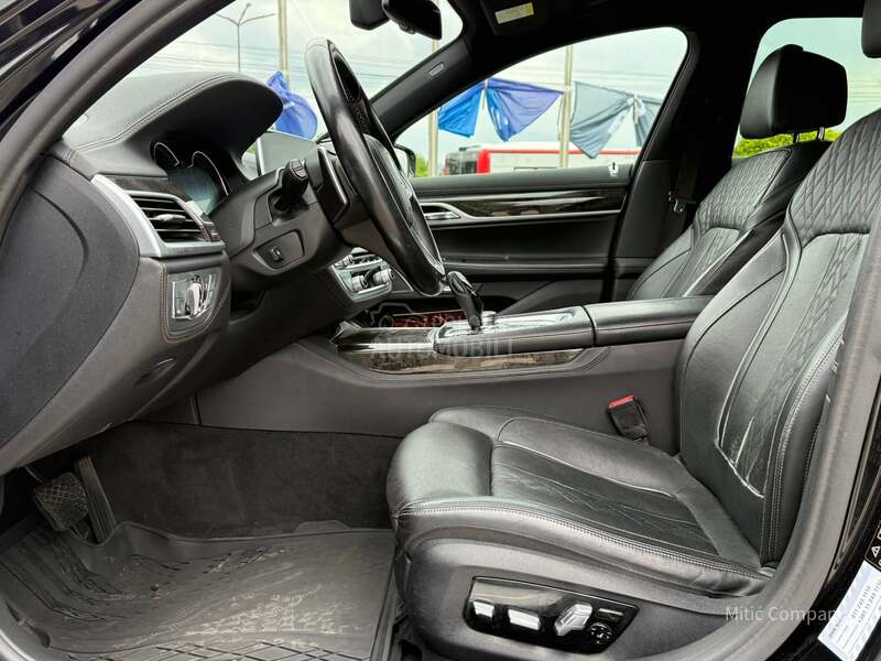 BMW 750 xDrive
