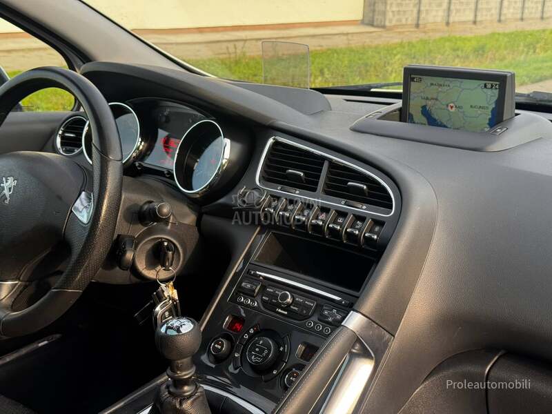 Peugeot 3008 1.6 A L L U R E