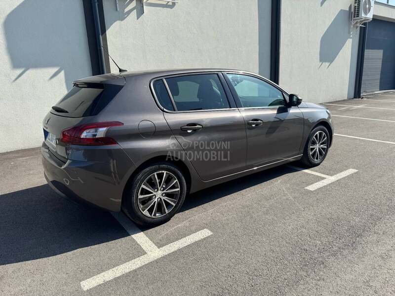 Peugeot 308 1.2 B