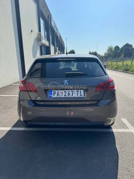 Peugeot 308 1.2 B