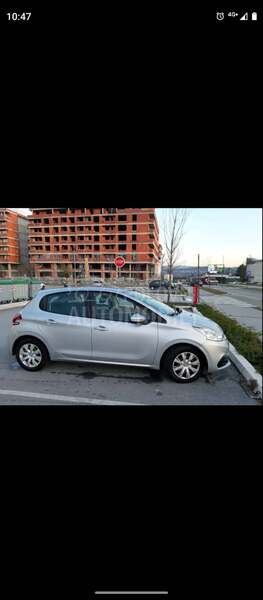 Peugeot 208 