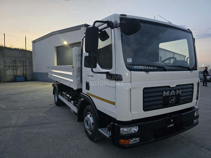 MAN 12  180