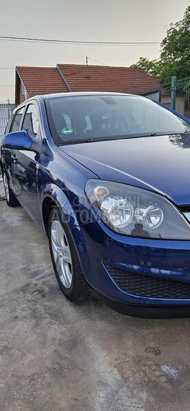 Opel Astra H 1.4B