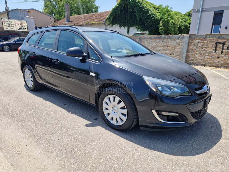 Opel Astra J za trgovce