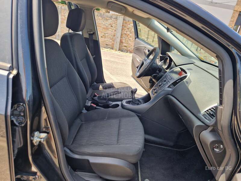 Opel Astra J za trgovce