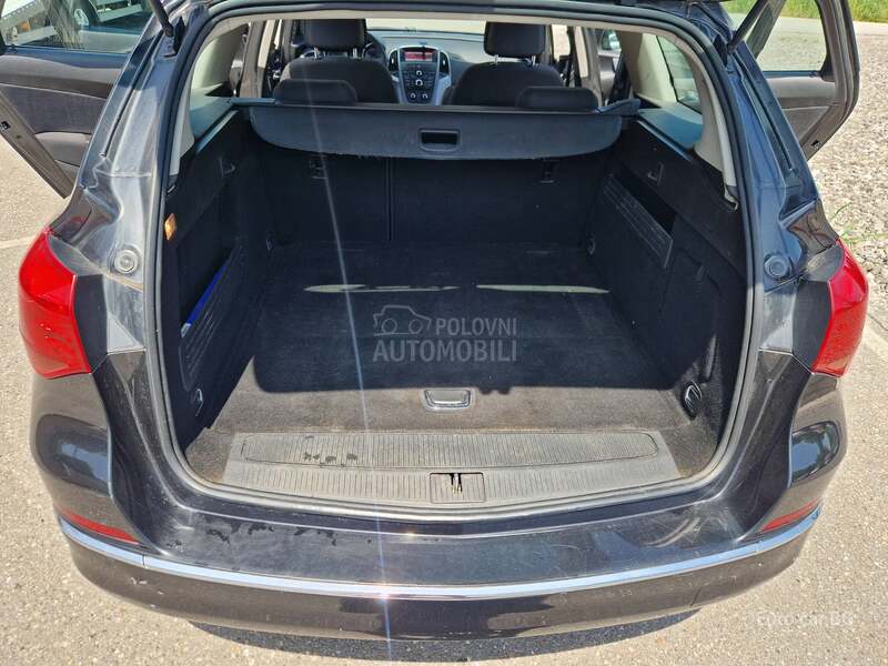 Opel Astra J za trgovce