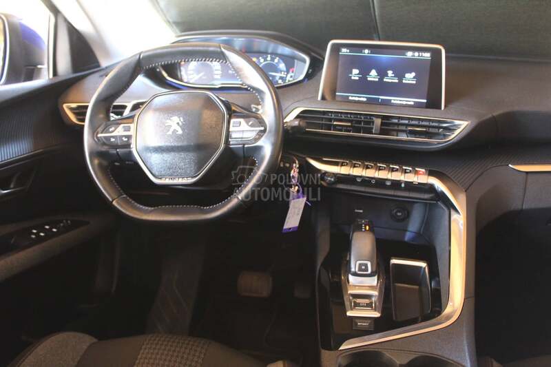 Peugeot 3008 1.2 PURETECH AUT