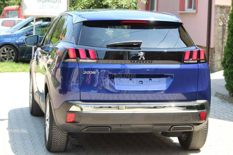 Peugeot 3008 1.2 PURETECH AUT