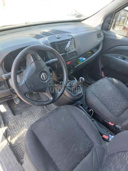 Opel Combo 2 bocnih vrata