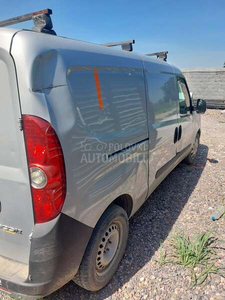 Opel Combo 2 bocnih vrata