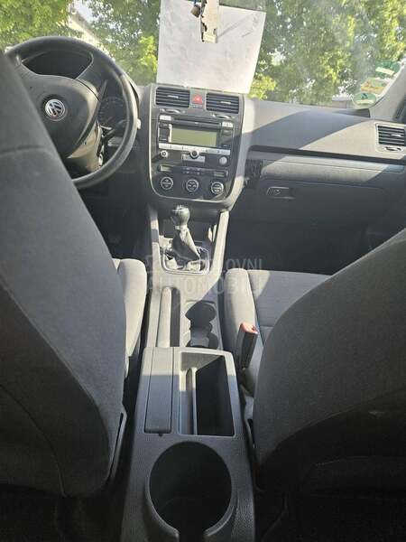 Volkswagen Golf 5 REZERVISAN