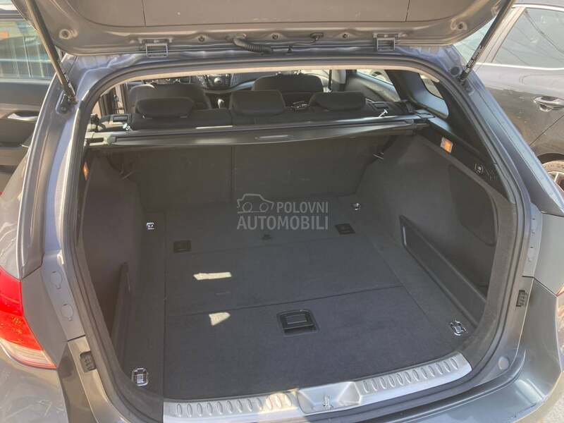 Hyundai i40 1.7 CRDi Au.to Na.vi