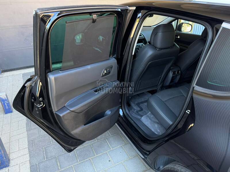Peugeot 3008 1.6 hdi ALLURE