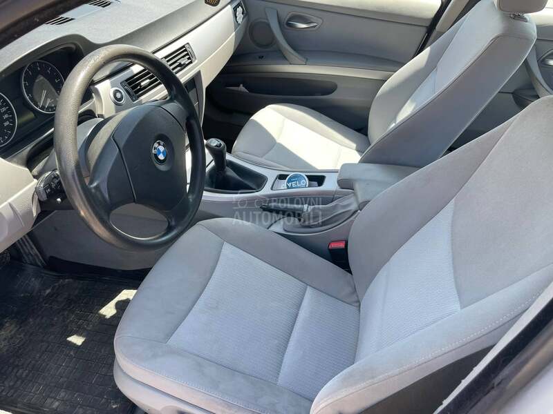 BMW 318 E90