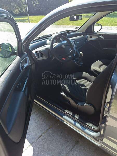 Lancia Ypsilon 1.3mjet