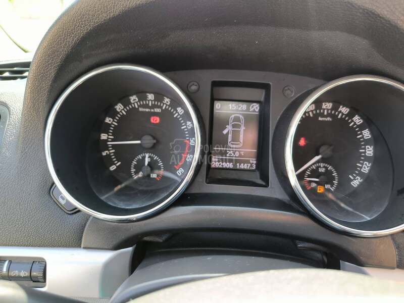 Škoda Yeti 1.6 tdi.CH/NAV