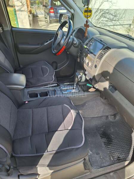 Nissan Navara teretno