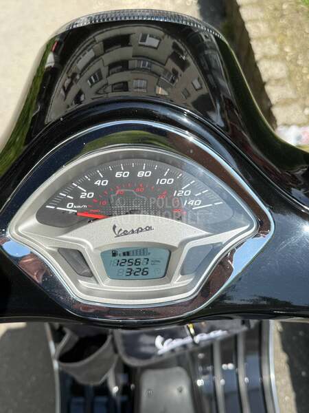 Vespa gts super125