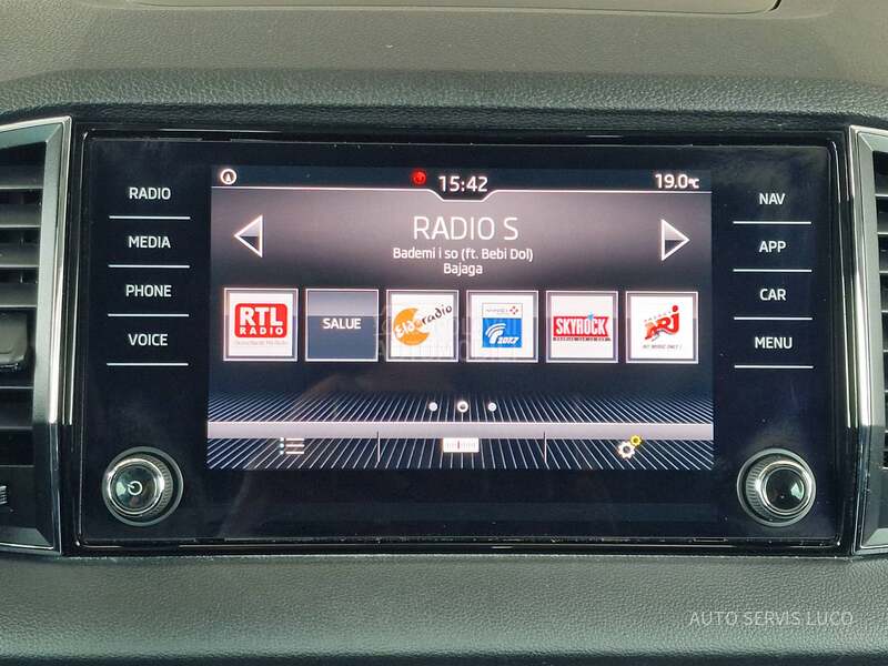 Škoda Karoq R kamera DSG