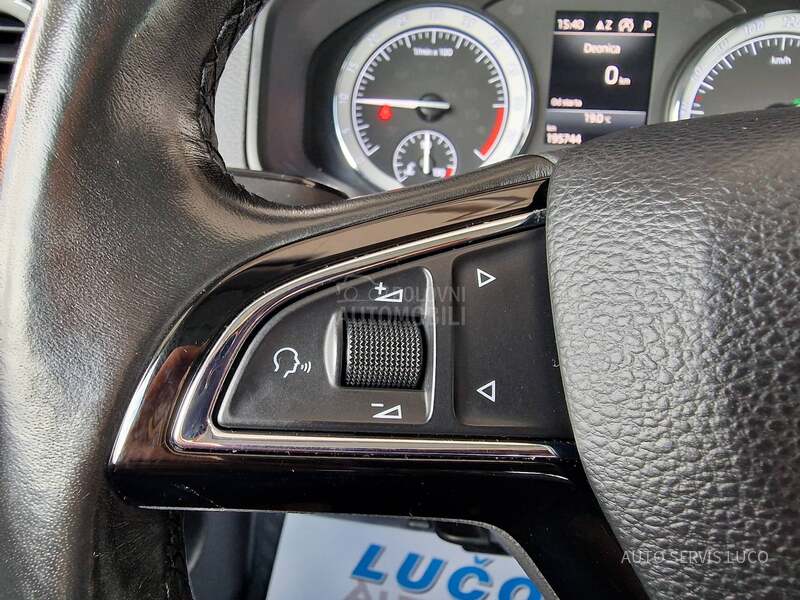 Škoda Karoq R kamera DSG