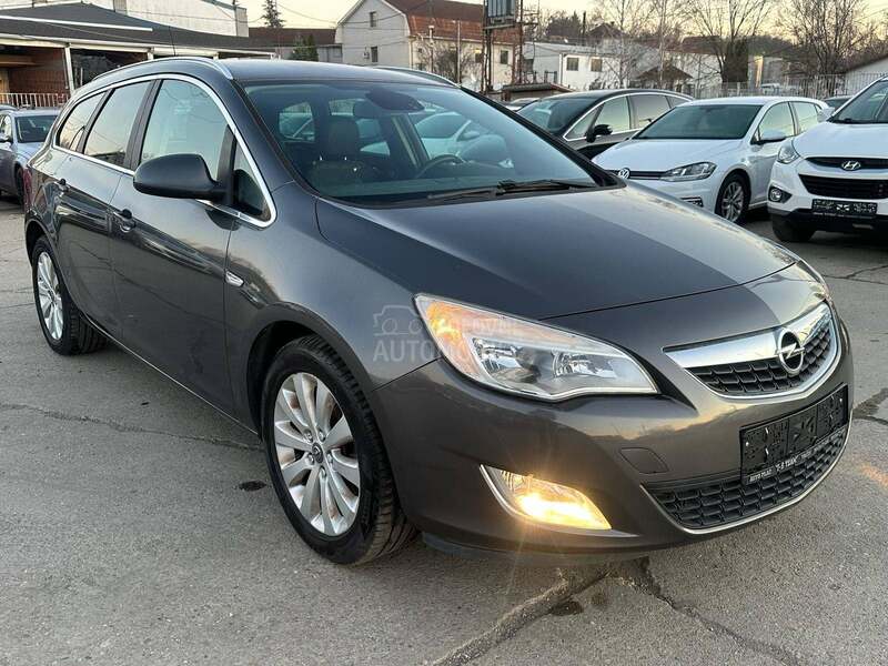 Opel Astra J 1.7CDTI COSMO N O V