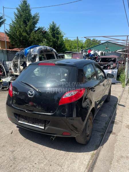 Mazda 2 2009. god. -  kompletan auto u delovima