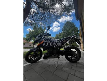 KTM Duke 690