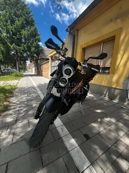KTM Duke 690