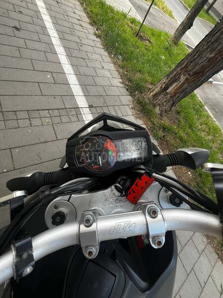 KTM Duke 690