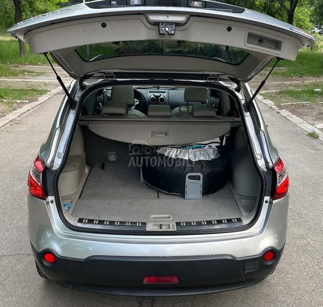 Nissan Qashqai + 2 
