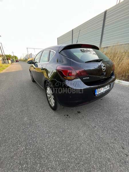 Opel Astra J COSMO