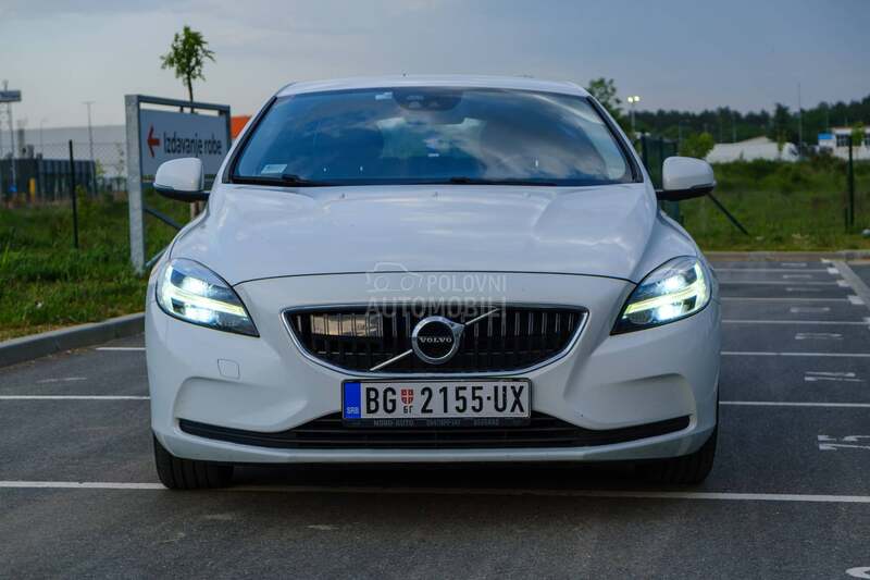 Volvo V40 D2 2.0 AUTO
