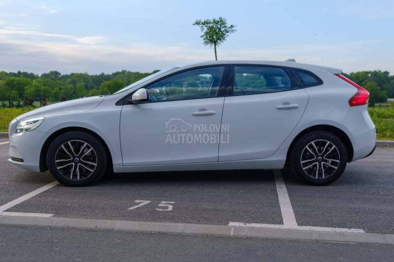 Volvo V40 D2 2.0 AUTO