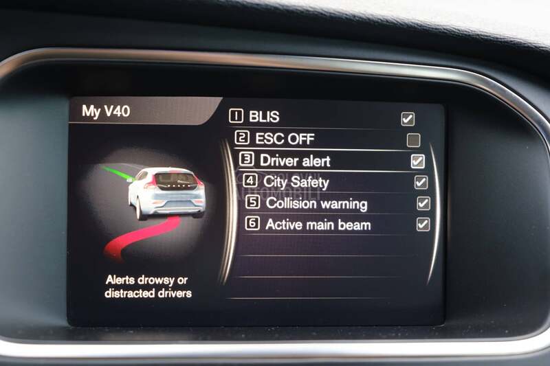 Volvo V40 D2 2.0 AUTO
