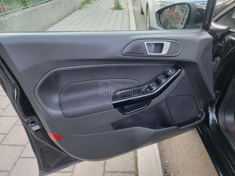 Ford Fiesta 1.0t TITANIUM novo