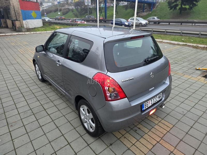 Suzuki Swift 1.3i
