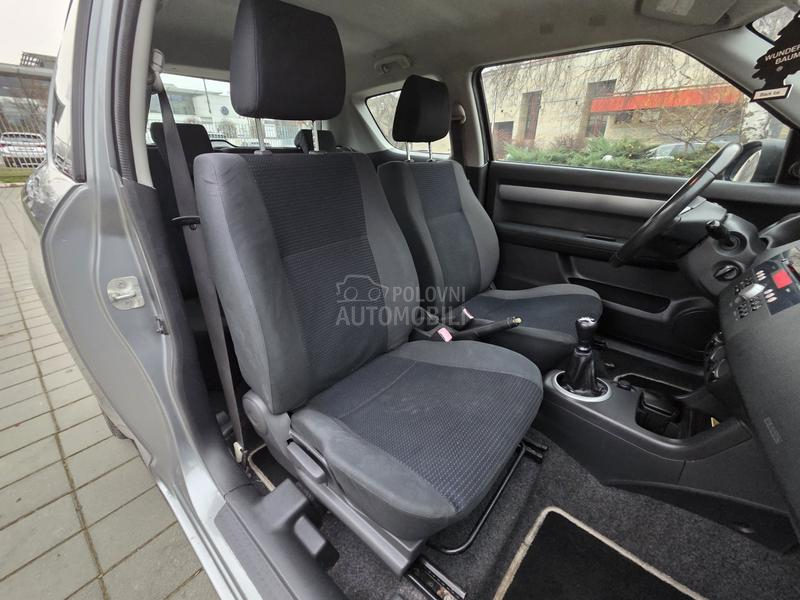 Suzuki Swift 1.3i