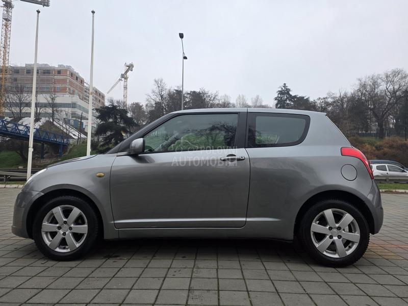 Suzuki Swift 1.3i