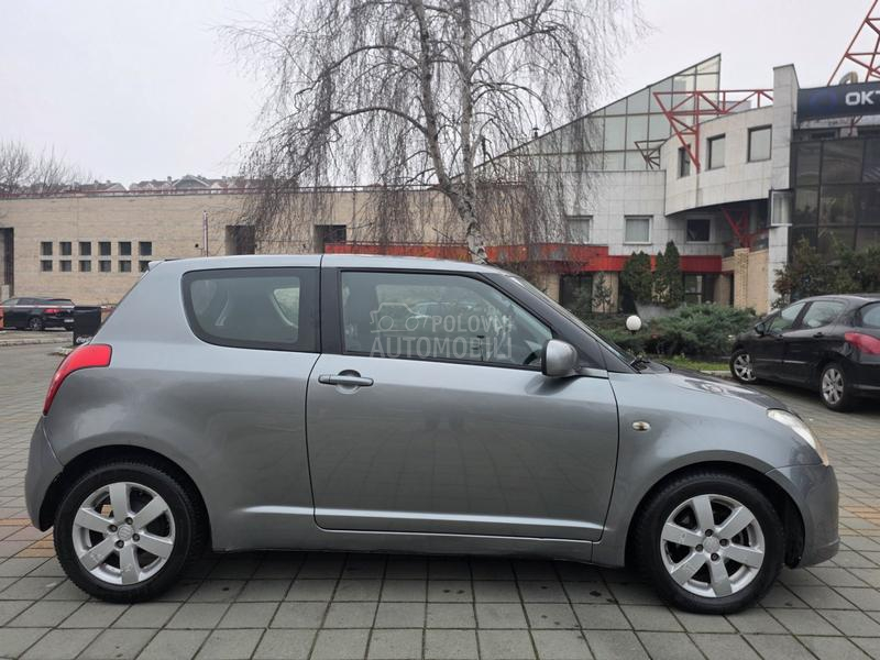 Suzuki Swift 1.3i