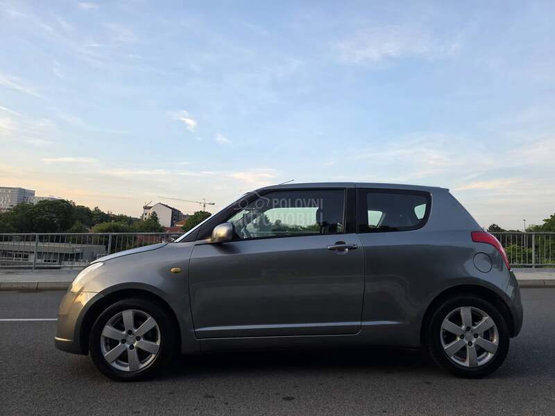Suzuki Swift 1.3i