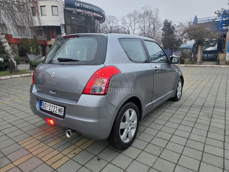Suzuki Swift 1.3i