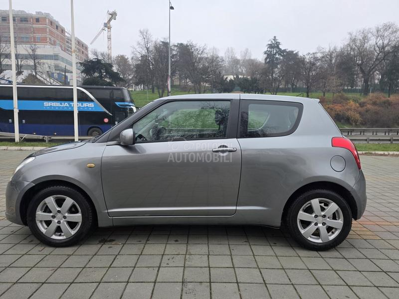 Suzuki Swift 1.3i