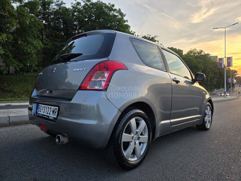 Suzuki Swift 1.3i